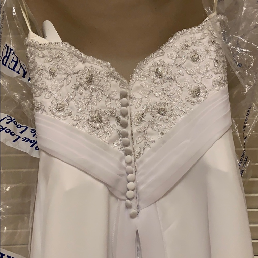 Morilee by Madeline Gardner Wedding gown - Picture 8 of 16